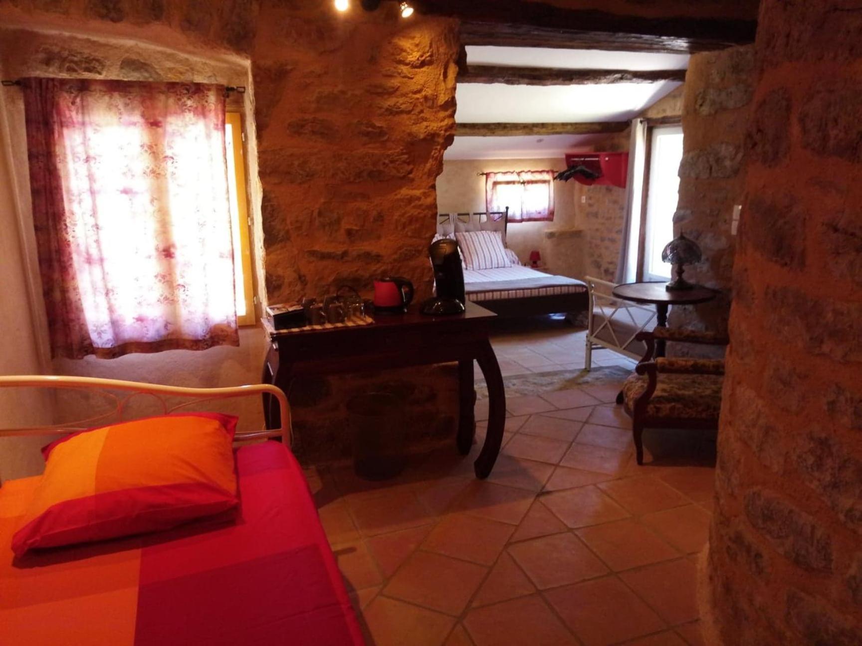 La Prade Basse 82 Bed and Breakfast Saint-Antonin Eksteriør billede
