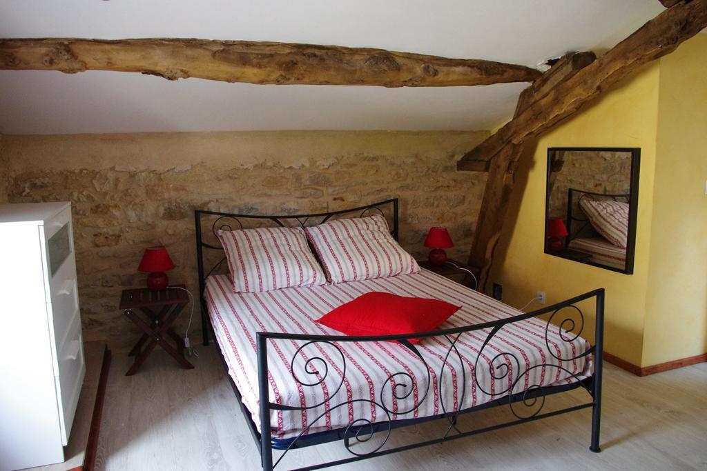 La Prade Basse 82 Bed and Breakfast Saint-Antonin Værelse billede